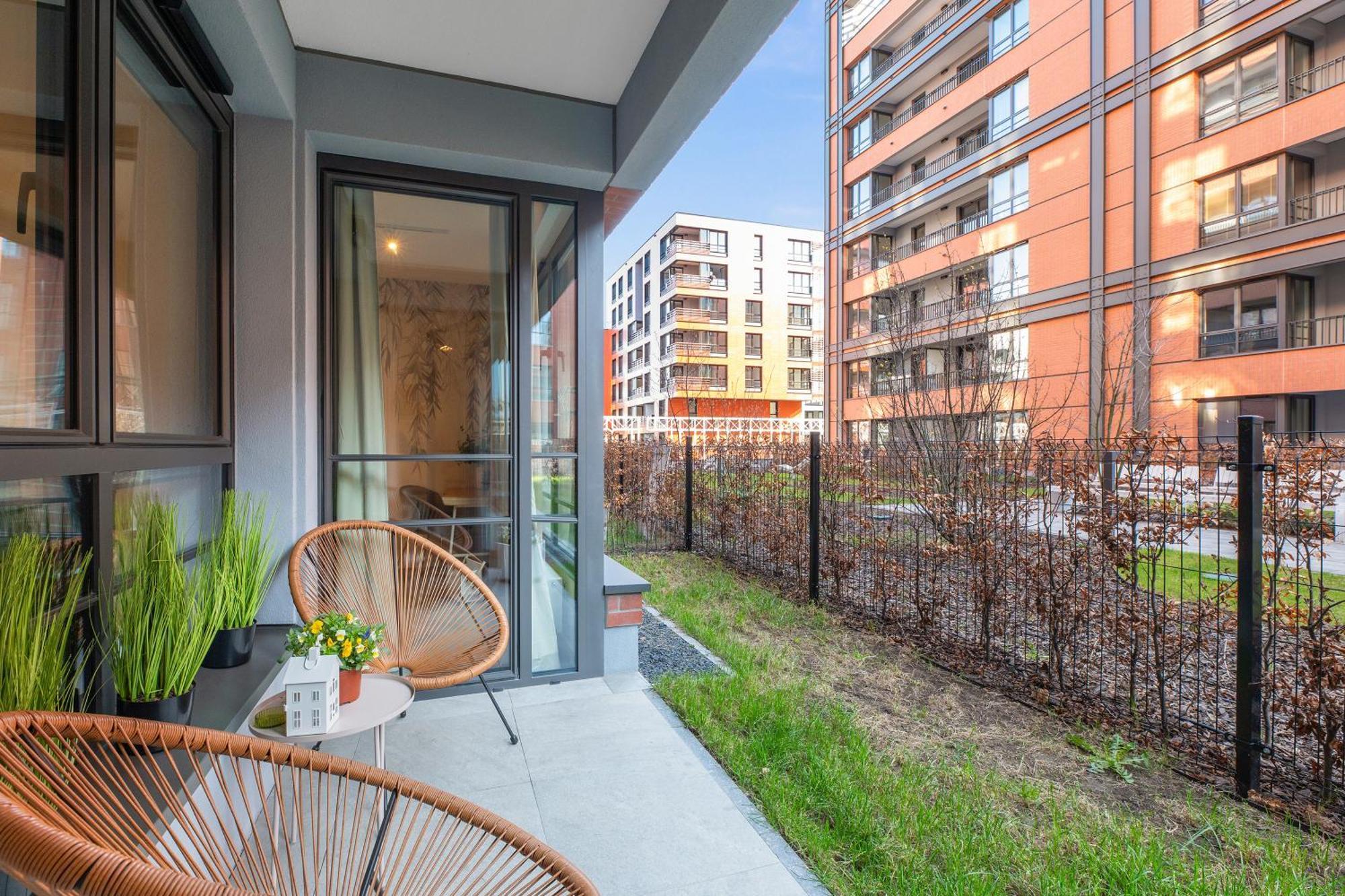 Doki Living - Foodhall & Parking By Downtown Apartments Gdansk Exterior foto